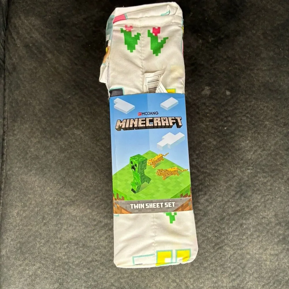 Minecraft Bee & Friendly Fox Beautiful Day Twin Sheet Set Sunnyside Up Polyester